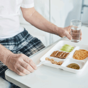 El servicio de comidas en centros sanitarios y sociosanitarios - HOTR0026
