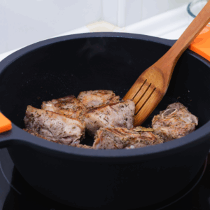 La cocina de carne, aves y caza: Análisis de técnicas culinarias - HOTR0066