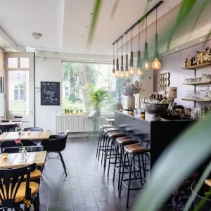 Uso de la dotación básica del restaurante y asistencia en el preservicio (UF0058)